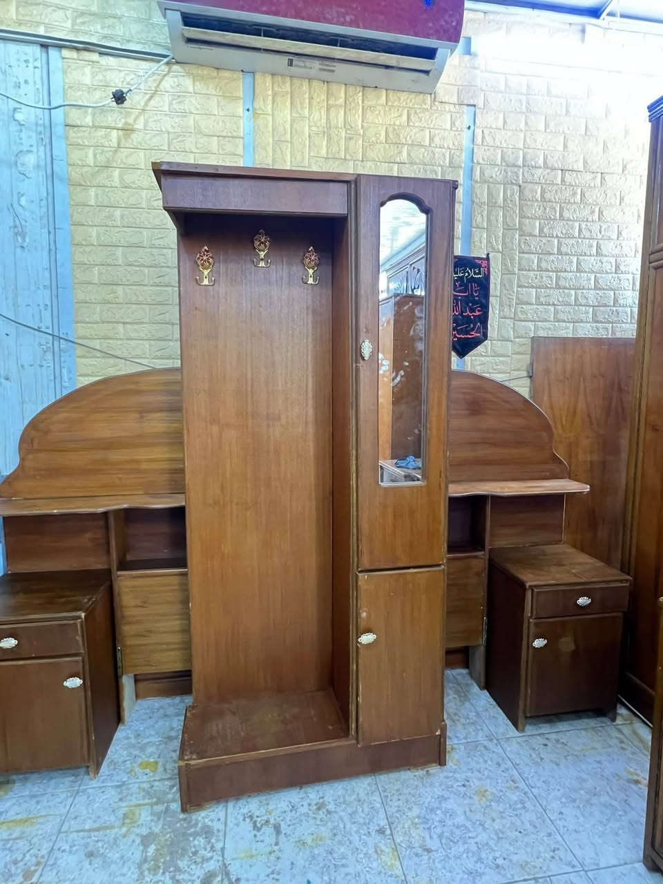 غرفه نوم ام الخمسه طابق واحد نظيفه صاج عنوانه كوت حي الجهاد شارع النجارين نجارة ومعرض الحجامي الاتصال او مراسلة الصفحه *********** ابو زهراء الحجامي
