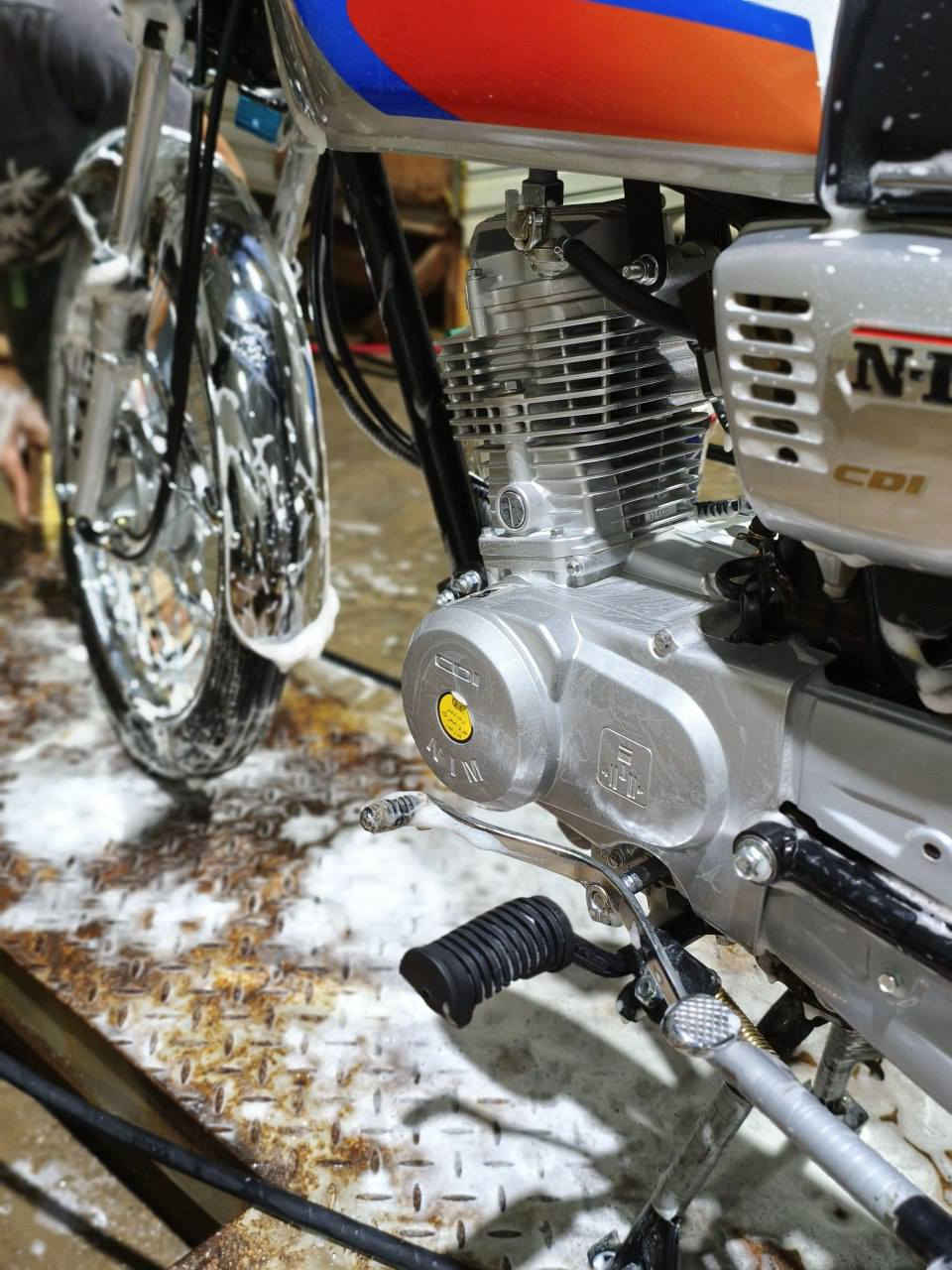 السلام عليكم 
نامه متياز 2025 
اوراق سنكر مطابق ويه رقم شاصي 
شلعه ومعدل دراجه بل حقيقه احلى من صور باقي تفاصيل خاص او. ***********
