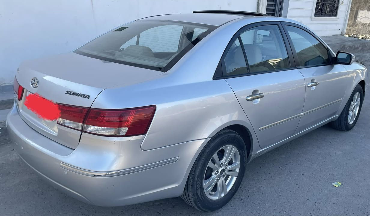 السلام عليكم
سوناتا 2009 للبيع رقم بغداد الجديد 
فول مواصفات دواخل بيجي وعسلي ، فتحه بالقمارة . سيارة جديدة ممتعوبة مال بيت ماشية 110 حقييقيي 
عليها ادامة كامل وتخم تاير جديد
السعر 110 وبيها مجال بسيط راسلني ادزلك سونار
رقم الهاتف ‭‭0780 928 2080
