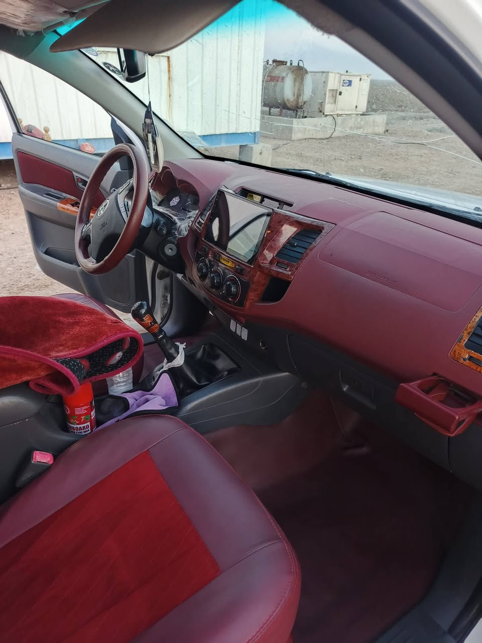 هايلوكس 2014 رقم بصره دولي  بسمي
سنويه ل29 شاصي12 السعر185وبيها مجال
***********
