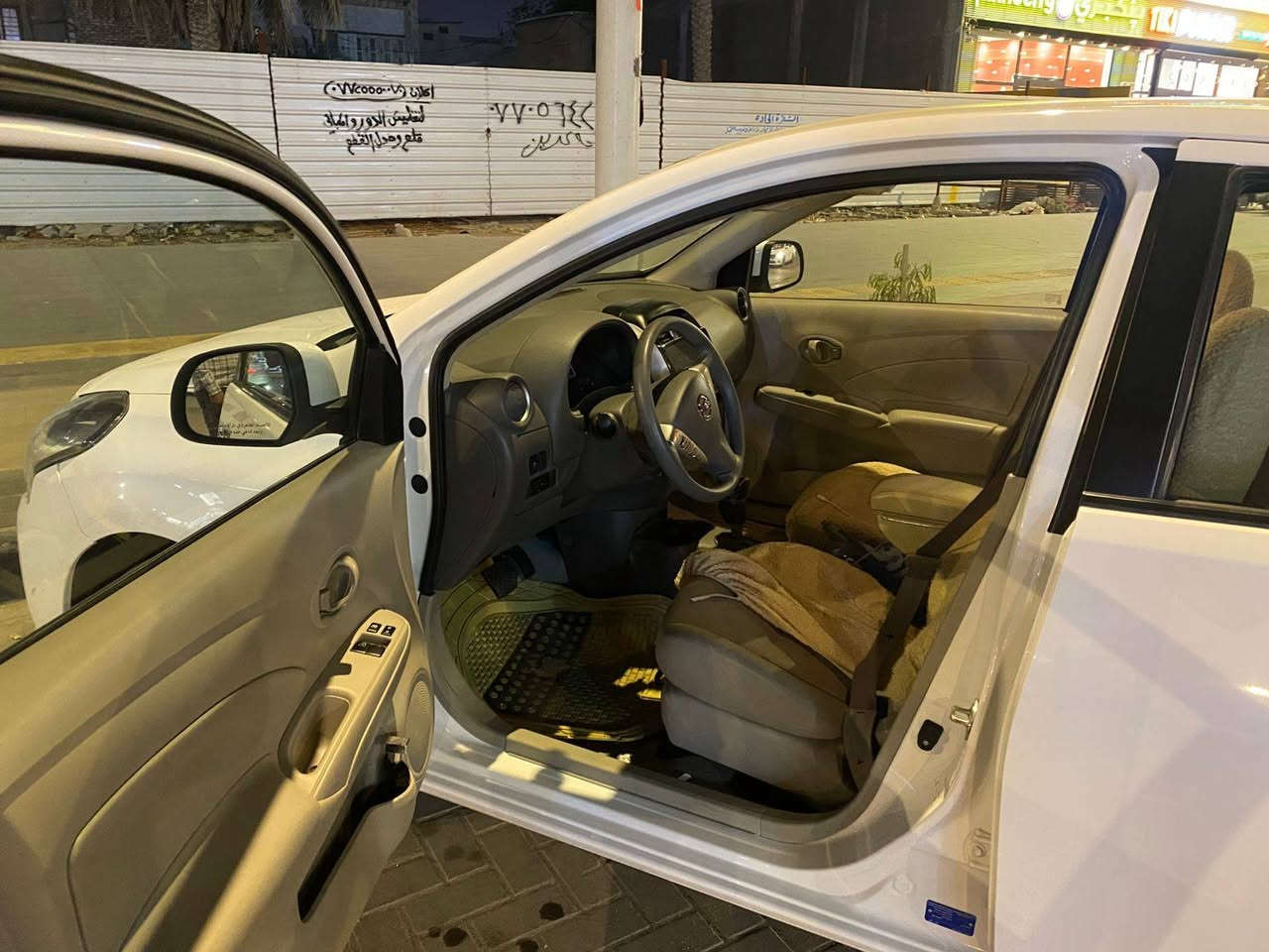 السلام عليكم 
نيسان سني موديل 2024 ,حرة بيهة شخط فقط جاملغ خلفي السعر 120 $ وبيهة مجال العنوان البصرة التصال فقط 
***********
