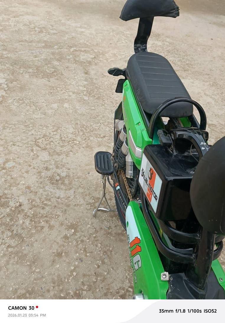 السلام عليكم باسكل شحن للبيع موديل 24 ناقص بنجر آشاره هورن مقطوع الواير السعر 350 بي مجال أربع سرع  السرعة 50 حقيقي ويل أبو خط الحمر بطاريه جديده صارلي شهر من شاده شراي اتصل ***********
