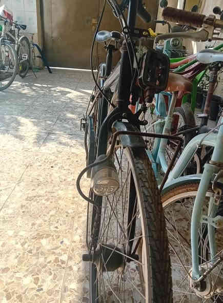 باسكلات حاوية نظيفة جدا .
باسكل رياضي كسر حاوية حجم ٢٧ . 

يتحمل أوزان خفيف جدا .

كير 6x1 شيمانو .

حساس امامي قوي جدا .

بريكات بل مكان .  

قفل خلفي اصلي . 

جاملغات حديد الأصلية . 

السعر ٩٠ الف .

عنوان بغداد البياع شرطة الخامسة قرب مدرسة القادستين مرتضى ابو الباسكلات 
*********** .
