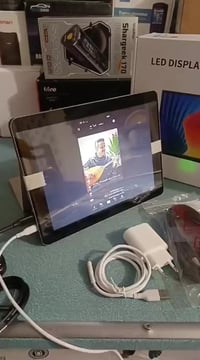 شاشة مونيتر • جديد • غراضها كاملة