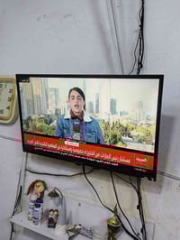 شاشة ٣٢بوصة • للبيع • فيه مجال