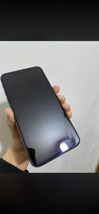 أيفون 11 برو ماكس  ذاكره 256 نموذج M بطارية 92 بلادية  مستبدل  شاشة فق...