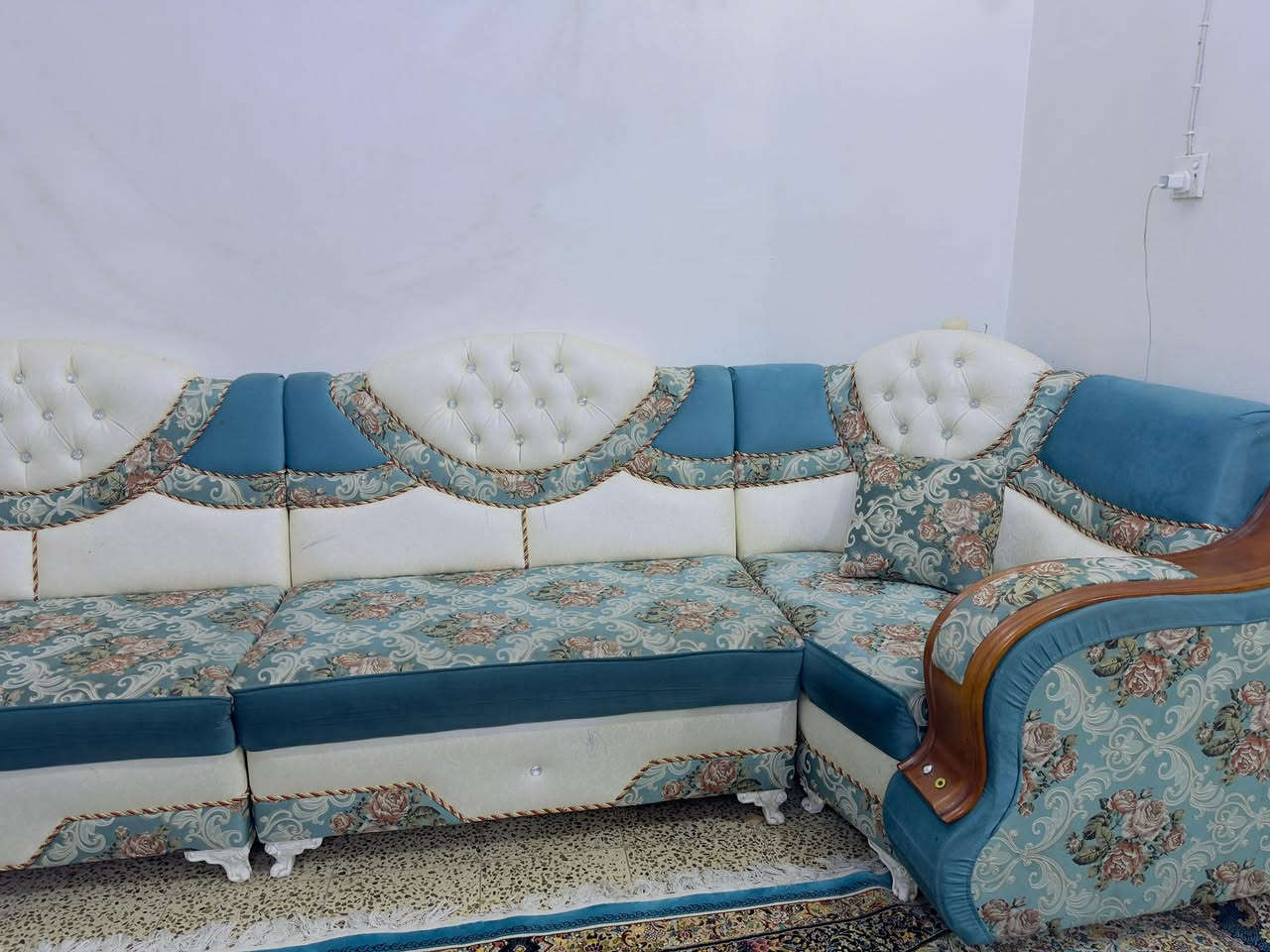 السلام عليكم، تخم درجة اولى، نضيف كلش ،
التواصل ع الواتساب فقط ***********
