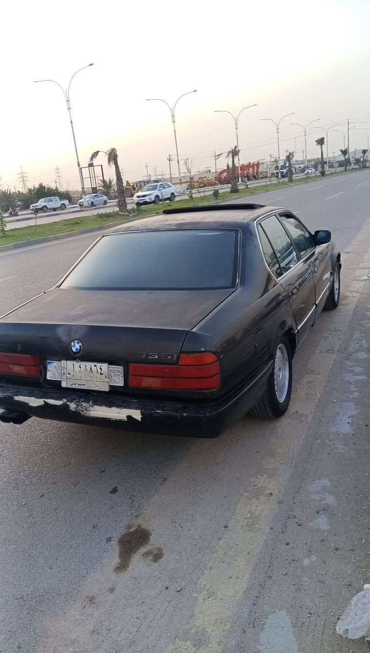 سلام عليكم بي ام 735 مكينه وكير شرط حداديه تخم تاير سياره جازه سنويه متهي 2020 سعر  26 وبيه مجال الشراي مكان السماوه تصال رقم ***********
