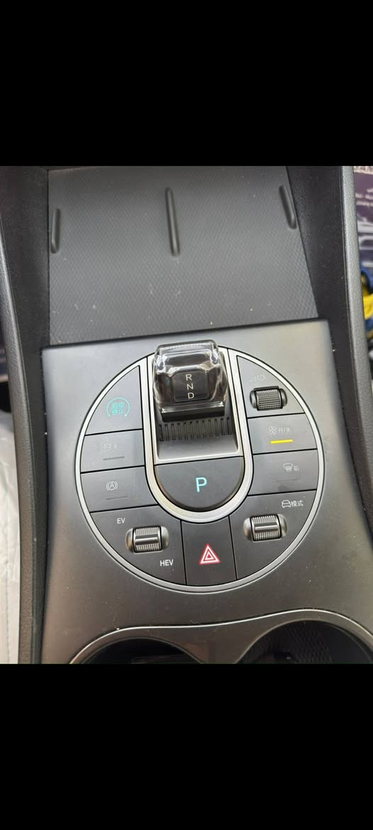 لسلام عليكم 
 BYD seal 5
زيرو بعده ٣ الاف 
 كفاله حته من الشخط وكلشي وكلاشي 
بسمي مثبت لوحات بغداد مداور 
المكان بفداد السيديه ***********
