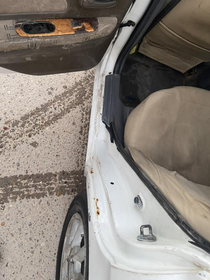 بسعر مناسب جدا
السلام عليكم 
سوناتا 1999
رقم ديالى بسمي مكاني بغداد
كير مكينه شادهن قبل سبوعين من ابو مصطفى جديد كفاله
السياره كهربائيات كلها سويتها يم ابو حسين الغراوي حته قاعده جديده 
السياره بسمي 
5 ويل كب 
يرادلها صبغ حزام  وصدر
كمبريسر تبريد موجود بس عوزها يمكن غاز 
سعرها 36 وبيها مجال
رقمي *********** او ***********
