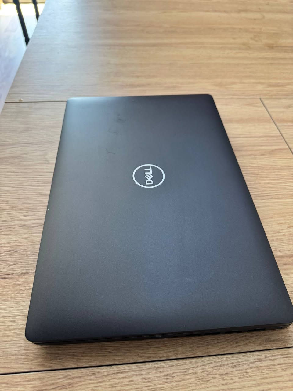 لابتوب للبيع
DELL PRECISION 3540 ورك ستيشن فول مواصفات نضافة 100% 
Core i7 8665u كور اي سفن جيل ثامن 
رام 8 ddr4قابل للتطوير الى 32 كيكا 
هارد ssd nvme m.2 سريع جدا 256كيكا 
كارت شاشة خارجي AMD RADION PRO WX2100(2كيكا)
كارت داخلي انتل 4 كيكا
شاشة حجمها 15.6 ips فول اجدي ممتازة جدا بالالوان 
نضافة ١٠٠ بالمية كلش معتني بيها واللابتوب كلشي تشغل ومنصب عليها اوتوكاد وفوتوشوب 
طبعا شاحنتها الاصليه موجوده 130w
سعرها 450 الف وبيها مجال  ***********

