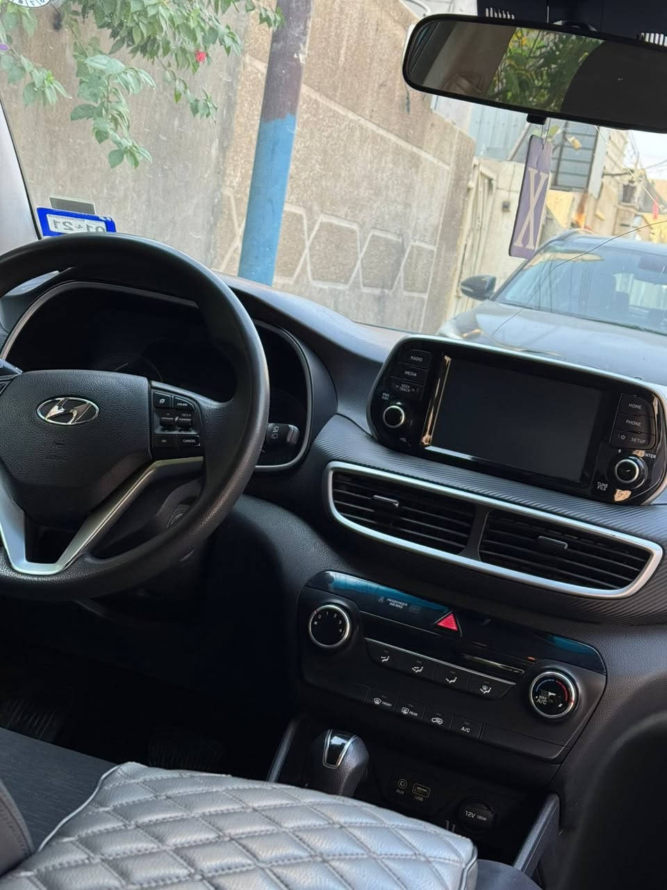 توسان ١٩
اربيل بسمي 
وارد الضرر بنيد صطحي مكفول شواصي ولغد 
والباب الخلفي الايمن  بي نص صبغ بس 
ماشية ١٠٥
السعر ١٥٥$
السونار مرفق 
بغداد العبيدي 
***********
