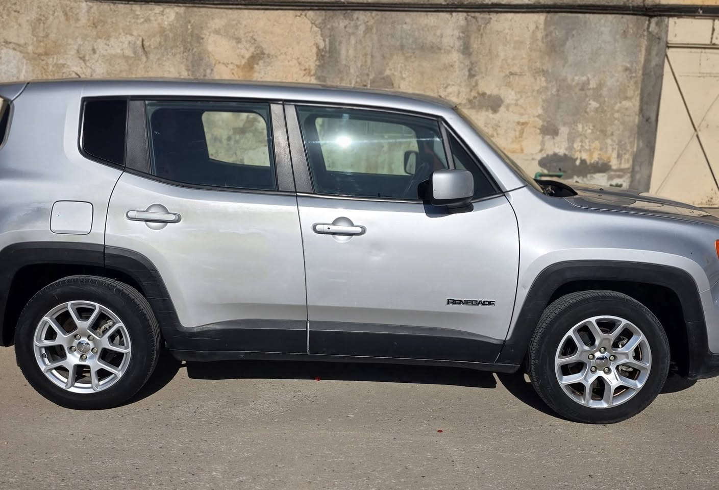 جيب رينجيد موديل 2020
مكينة 2400
السعر ١١٥


**إذا كنت صاحب هذا الإعلان وتريد حذفه لأي سبب، رجاءا أرسل رسالة إلى الدعم الفني**