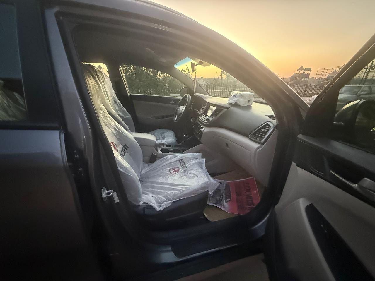 توكسان 2018 امريكي حادثهه بنيد وجاملغ البنيد بدون صبغ ابلادي السيارة جديدة خير من الله سعر 145    وبيه مجال حك الجية   مكان السيارة بغداد. ***********
