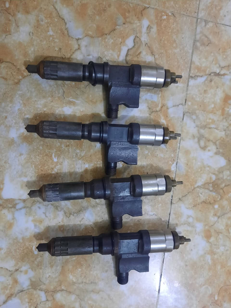 انجكترات هيتاشي + نوزلات ازوزه ١٠٥ 
الاستفسار ***********
