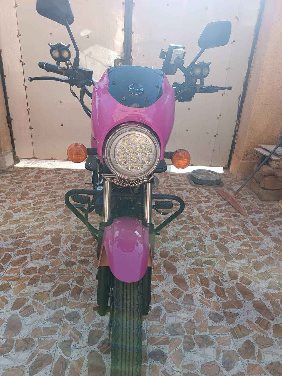 السلام عليكم دراجه دايون للبيع موديل ٢٣ نضيفه اوراق السعر واحد ٧٠٠ اليريده ايدك ***********
