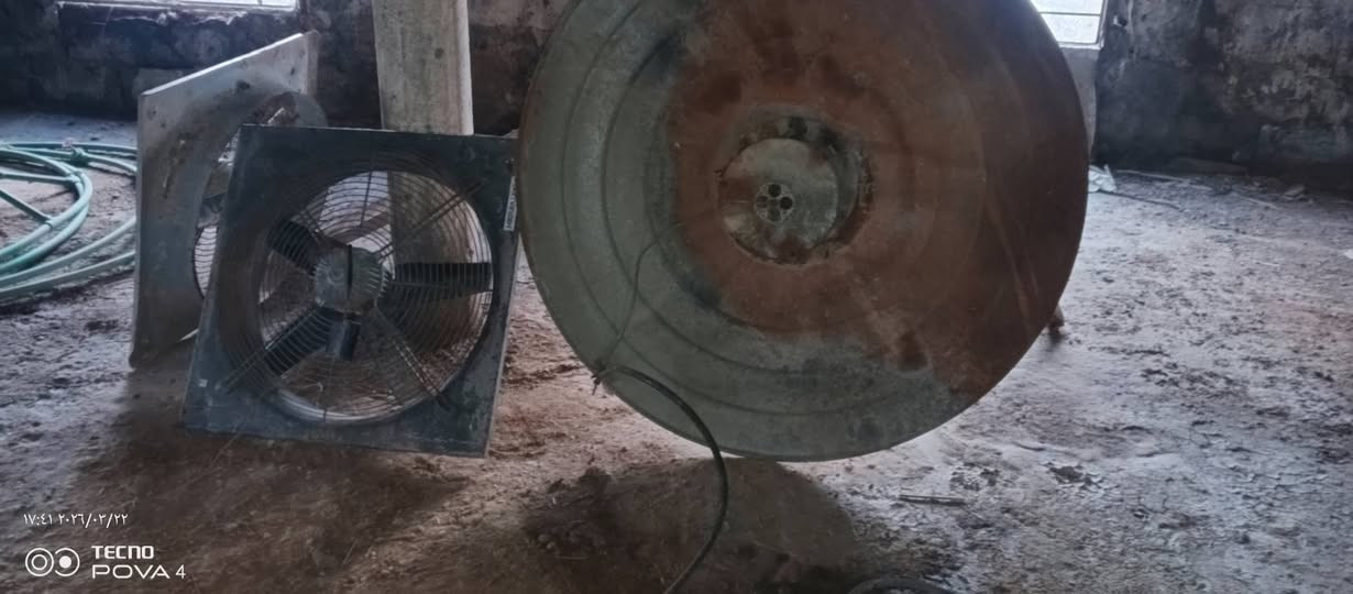 سلام عليكم غراض حقل مال مشروع صغير
دفايه ١

مفرغات ٢

مناهل ٢٦

معالف ٢٣

صواني ٢٠

صونده تقسيم طول ١٥ متر 

واير كهرباء 

وشباج  لصحراوي 

لول ٢٠ لوله

***********
