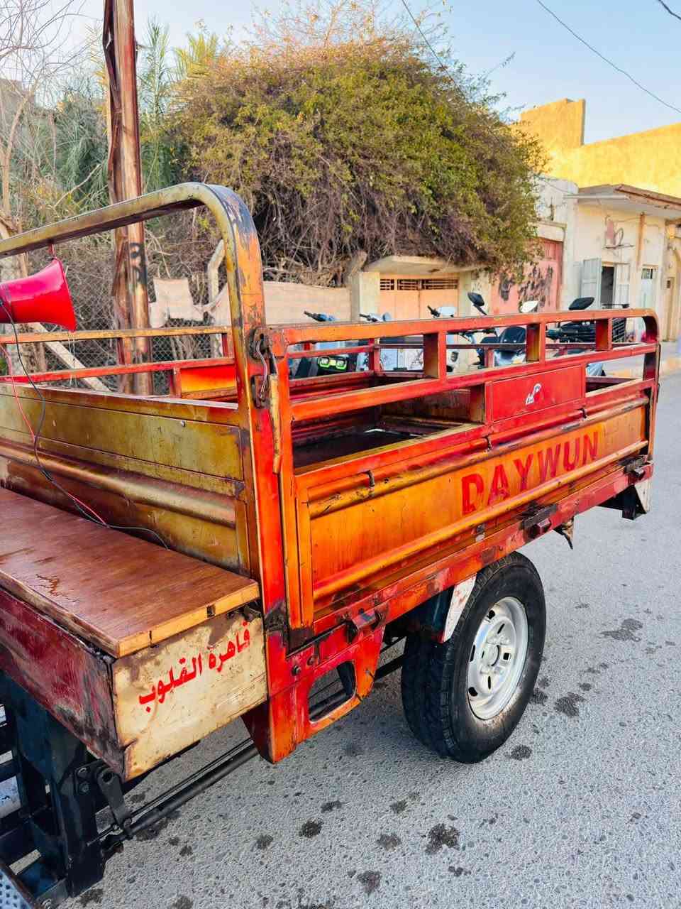 السعر ٧٠٠ وبي مجال
***********
