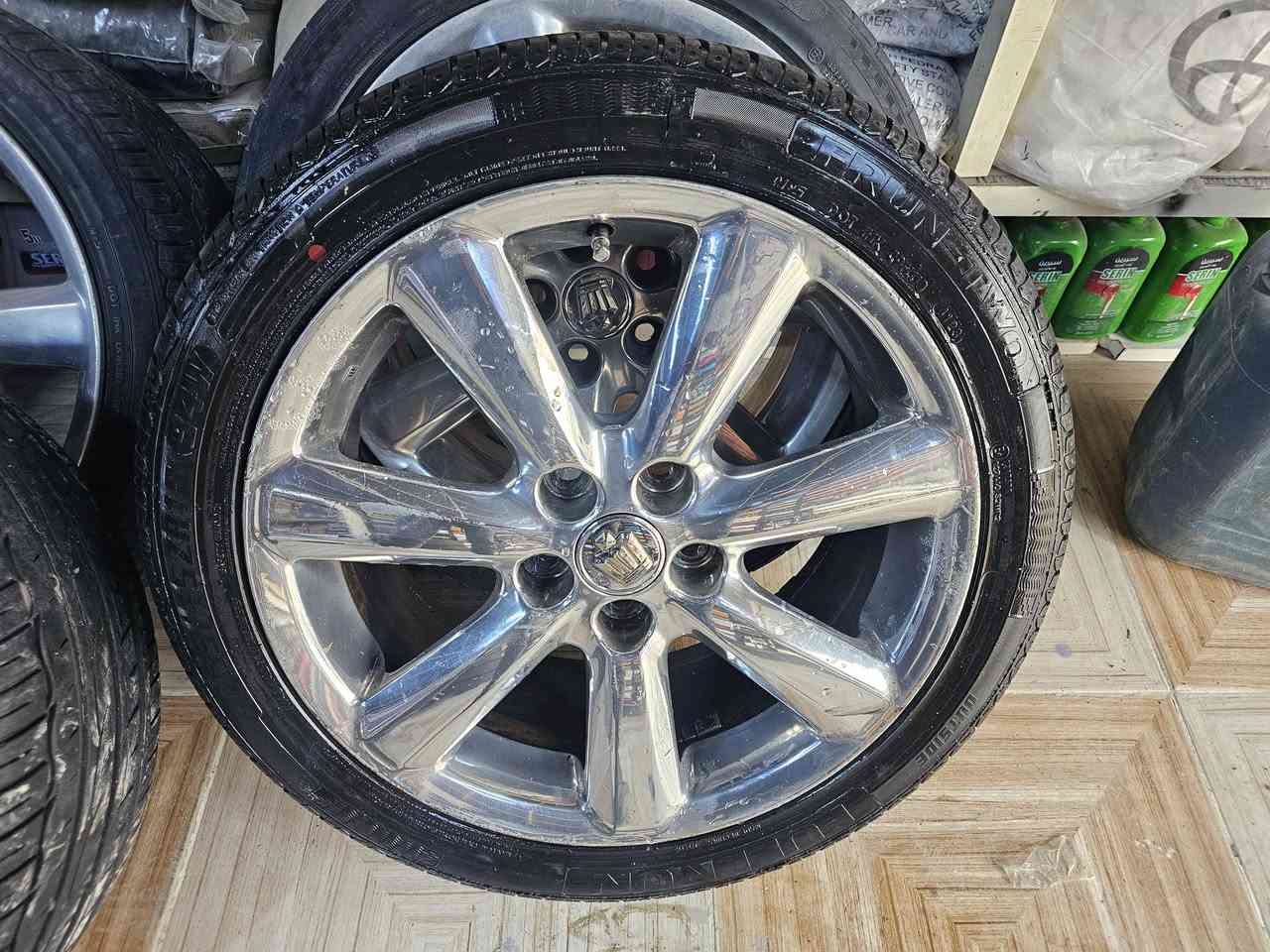 سلاوتان لێبێت تایەو ویلی دینگەی بیلاد ستیل بۆ  بۆ فرۆشتن زۆر تازەن
***********
