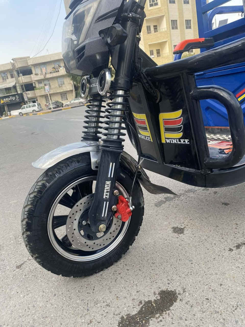 السلام عليكم ستوته شحن للبيع موديل 2025 بريك بليد امامي وخلفي دسكات ماطور 1500 خمس بطاريات العنوان بغدادالاعظميه الاتصال ***********
