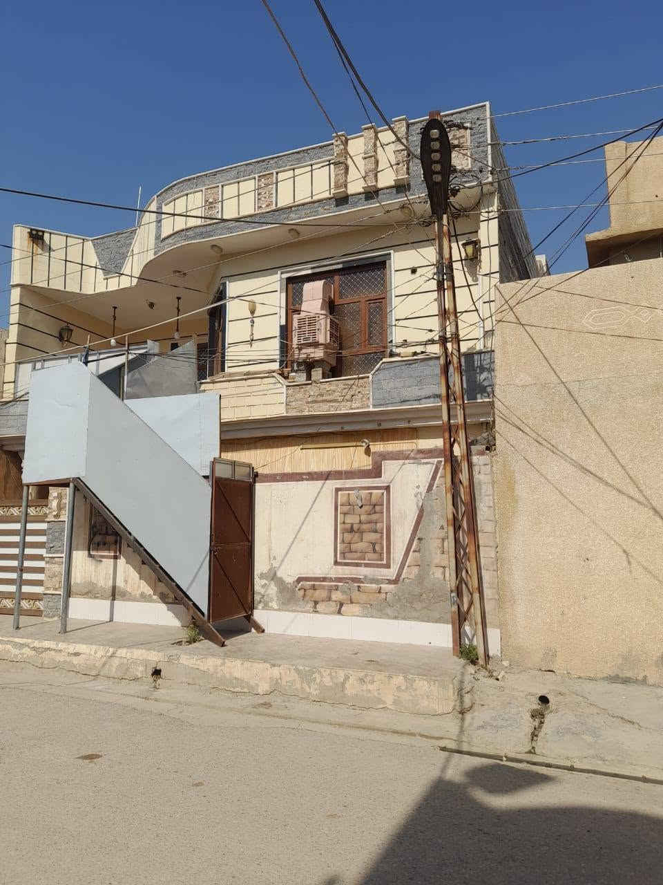 سلام عليكم يوجد بيت لايجار مشتمل ارضي مكانه كاطون الرازي خلف مشروع ع شارع
سعر 300وبي مجال باقي تفاصيل ع رقم وتساب وتصل. ***********
