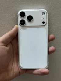 ايفون xr محور 17 تحوير درجة اوله ذاكرة ٦٤ جهاز كله بلاد فقط بطاريه مبد...