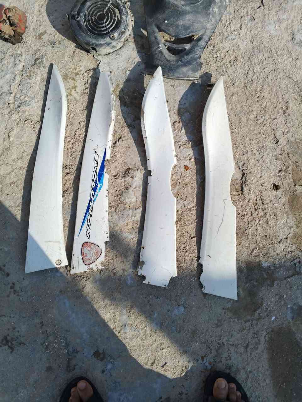 السلام عليكم ورحمة الله وبركاته غراض دراجة سيكنس نثيه ماعدا المحرك للبيع اليريدهن شلعه كلهن يريد مفرد اكو ***********
