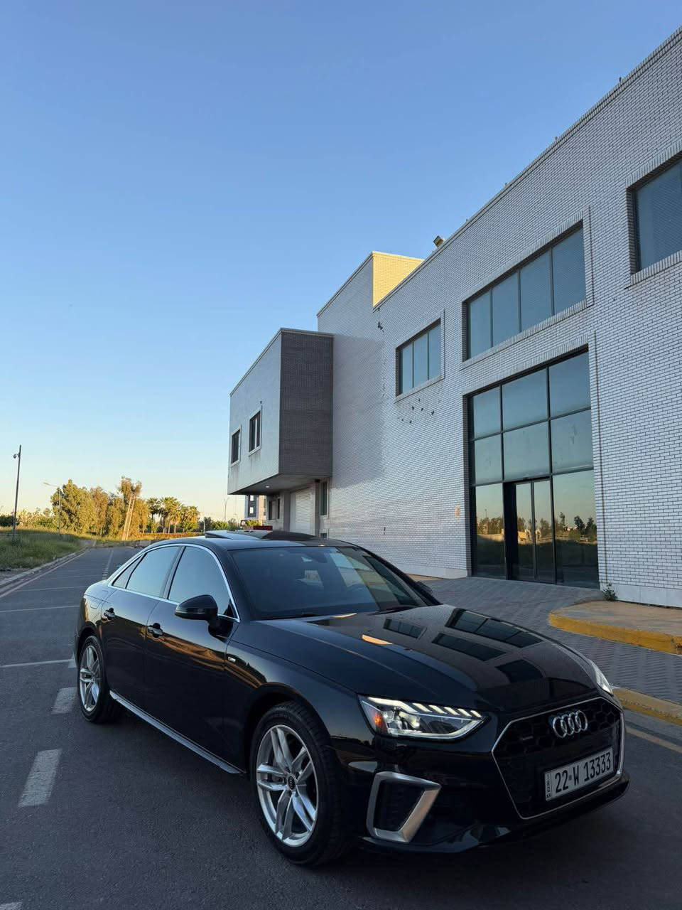 Audi A4 Sline 2022
فوول فوول مواصفات
بصمة
كشنات جلد- خزن - كهرباء- تبريد و تدفئة 
سلايحساسات امامي و خلفي
بردة كهربائية
فوليوم
كروز سرعة
بريك لمس
تبريد لمس 
شاشة جبير
كيج دجتال الكتروني
كامرة ٣٦٠ درجة
لايتات بلادي ليد 
بجم خلف كبس بدون ضربة 
سيارة بي صبغ بابين بدون ضربة عل خدوش صابغين
سعر:٢١٥ بي مجال بصيط للطيبين
***********
مكان سيارة: اربيل🌍 أربيل, العراق
