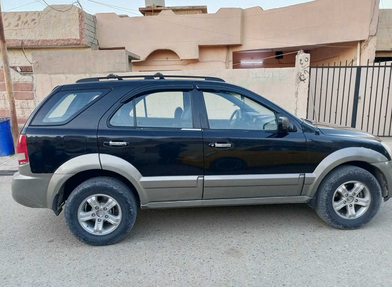 السلام عليكم سورنتو كير محرك شرط صدر جديد تخم تاير جديد غرفه جديده كهربائيات كله شغاله رقم سليمانيه دولي هزه سنويه جديد شرط التحويل بيع ومراوس السعر ٩٥ وبيها مجال *********** صلاح الدين العلم
