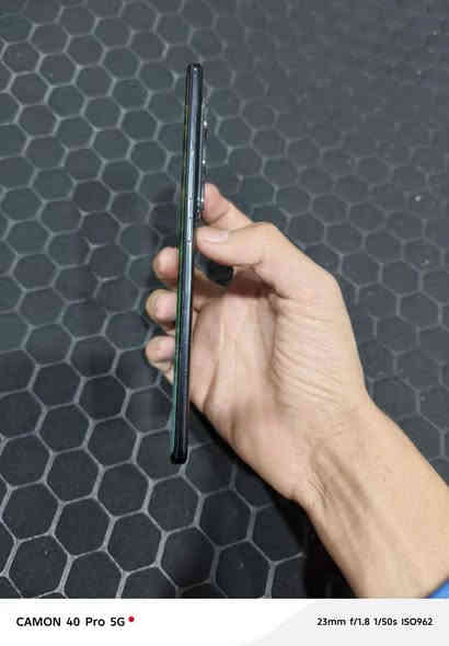 السلام عليكم جهاز infinix hot 50 pro plus ذاكرة 256 عشوائية 8+8 يشغل بالببجي 60 فريم  نظافة 100% مو مفتوح نهائيا سعر الجهاز 180 قفل رقم الهاتف:*********** مكاني حي الشهداء
