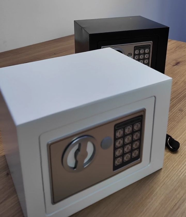 لأول تم
قاصة أم الرمز
ضد الحريق
فولاذ ثقيلة ب 30 الف


**إذا كنت صاحب هذا الإعلان وتريد حذفه لأي سبب، رجاءا أرسل رسالة إلى الدعم الفني**