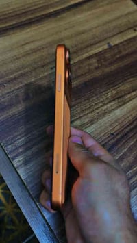 ايفون اكس ار محور 17 جهاز نضيف كله بلادي سعر ٢٢٥ بغداد  مكاني بغداد ٠٧...