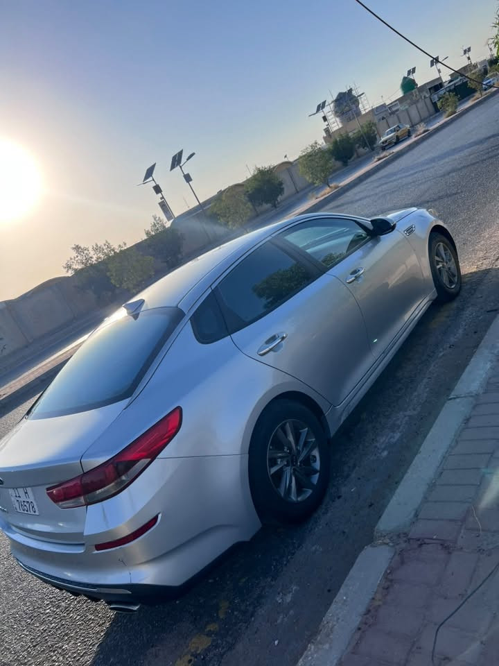 كيا اوبتما 2020 FE
ماشية 105 
مواصفات النص فول معروفة 
وارد امريكي حادثة جاملغ وبنيد فقط بدون دواخل والباقي كفالة 
كير محرك حدادية كفالة 
تبريد ثلج 
السيارة نظيفة وماعايزة
محرك 2500 gdi المرغوب
رقم بغداد دولي بأسمي تحويل ثاني يوم 
مكان نجف 
السعرً 136 وبيها مجال قليل
***********
تواصل اتصال او واتساب
