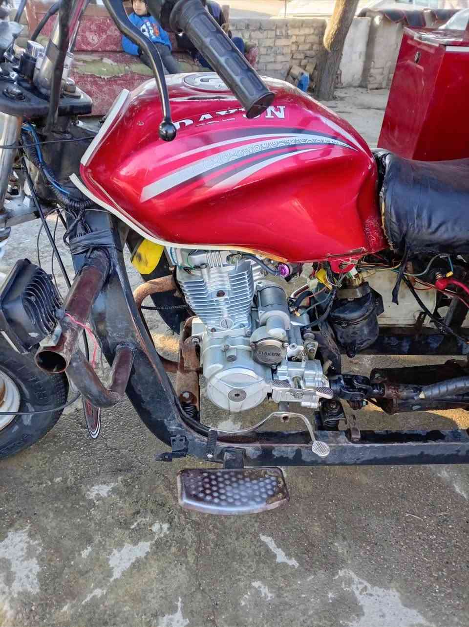 السلام عليكم ستوته للبيع نضيفه وخير من الله السعر مليون200 وبيها مجال بصيط العنوان بعقوبه بهرز حي القادسيه للاتصال ***********
