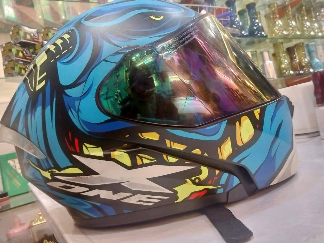 خوذه فك قلاب نضافه 100% مستعمله ايام قليله جهاز مايك اصلي  عزل فول 100%  الجهاز جديد نوعيه ممتازه والخوذه جدا نضيفه سعرهه 60 الف كامله مع الجهاز المايك هذا رقمي و خابرني  ***********
