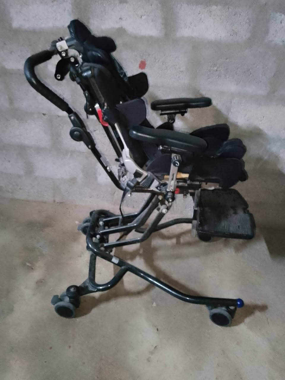 للبيع عربانه طفل سعرها 150 الف شراي تعال خاص


**إذا كنت صاحب هذا الإعلان وتريد حذفه لأي سبب، رجاءا أرسل رسالة إلى الدعم الفني**