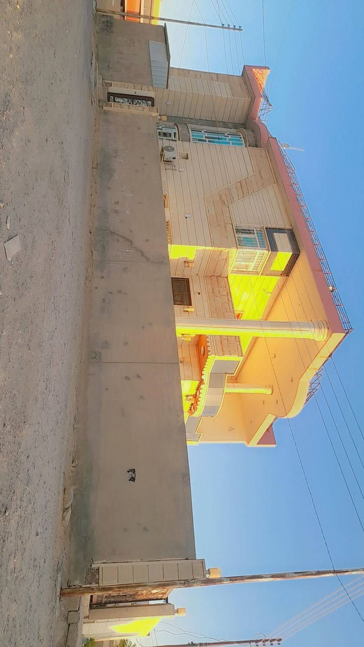 السلام عليكم الدار للبيع في بيجي حي الاسره البيت مساحه 300متر كراج وحديقه الطابق الاول استقبال وصاله وغرفه وصحيات ومطبخ الطابق الثاني 3غرف نوم وصحيات وصاله.. تواصل على هذا الرقم ***********

السعر خاصص
