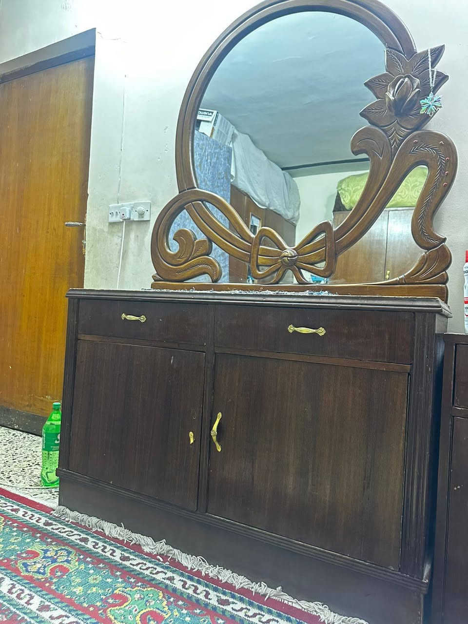 السلام عليكم
غرفه نوم للبيع مستعمله نظيفه وبعد وياها زاويه وجزامه السعر 600 ألف وبيه مجال مكاني ابو غريب الحصوه *********** متواجد واتساب
