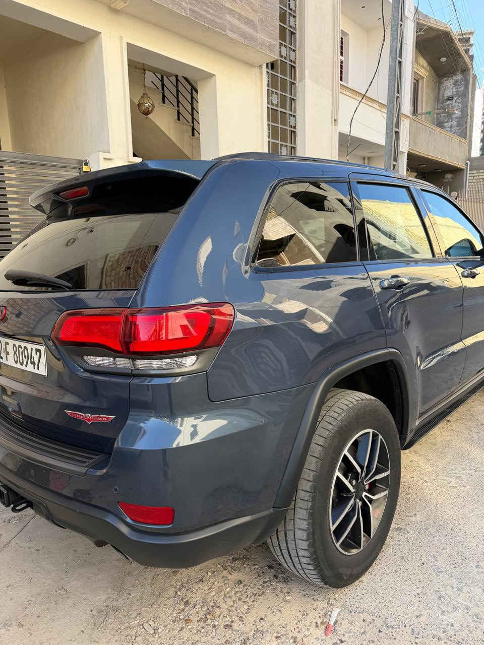 السلام عليكم جيب  TRAILHAWK2021 لون بحري مميز رقم اربيل الجديد باسمي تحويل او وكالة حادثها موضح بلصور بدون اي داخل لغد شاصي ايرباك كلة مكفول عداد المشي 88 مايل تخم تاير جديد صدر جديد مكينة وكير بحالة الوكالة تجي اعلى مواصفات بلجيب فتحة بصمة  جنطة كهرباء كشنات خزن  عليها ادامة كاملة ومصروف ع السيارة وايدي بيها استخدام شخصي والحادث يلعب دور السعر 255$ وبيها مجال جدا بسيط مكاني بغداد الكرخ العامرية  ***********
***********
