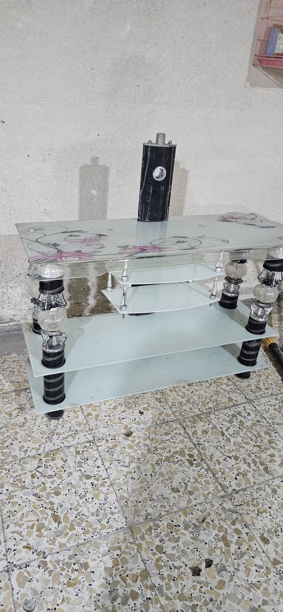 ميزين بلازمه مع ميز كوي للبيع قيم السعر 40 الف المكان باب الهوئ
***********
