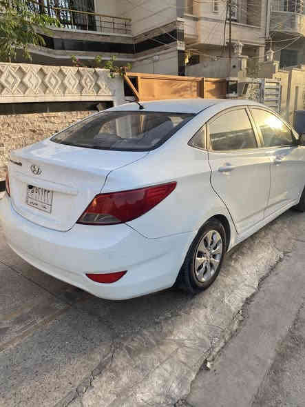 السلام عليكم اكسنت موديل ٢٠١٥ 
محرك ١٤٠٠ سيارة نظيفة جدا كير محرك صدر 
بيه ٣ قطع مال خليج فقط رش بدون على تعديل ولا معجون 
رقم بغداد 
السعر ٨٨ بيها مجال 
***********
