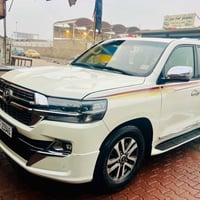 لاندكروز • ٢٠١١ • ٦ سلندر