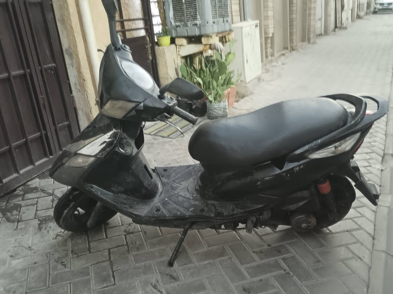 سلام عليكم ماكس ثعلب مكينه مفتوحه مبدل زنجيل وبستم اصليات كلجات امامي جدد لدراجه كفراتها متعوبه سلف شغال و قبغ لهندر موجود بس مشاده و بريك مابيها يراد قمجي سعر 300 مكاني اعضميه *********** واتساب
