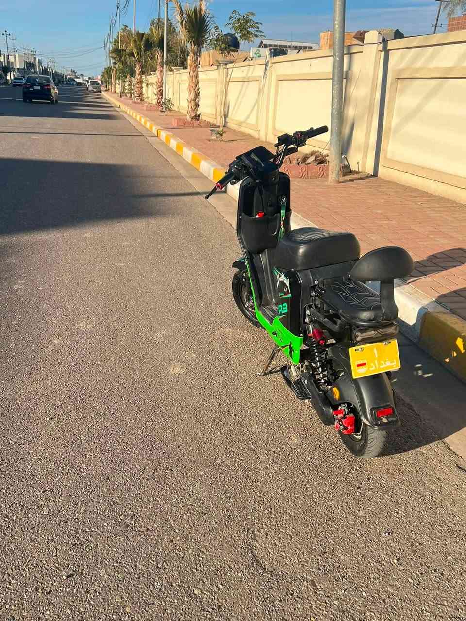 سلام عليكم دراجه شحن R9 للبيع فول مواصفات بيها بلوتوث ولايت عالي ناصي ودراجه نضيفه سرعتها 60 مشكلتها الاشاير متشتغل سعرها 325 وبيها مجال بسيط للتواصل ***********واتساب العنوان ابو غريب
