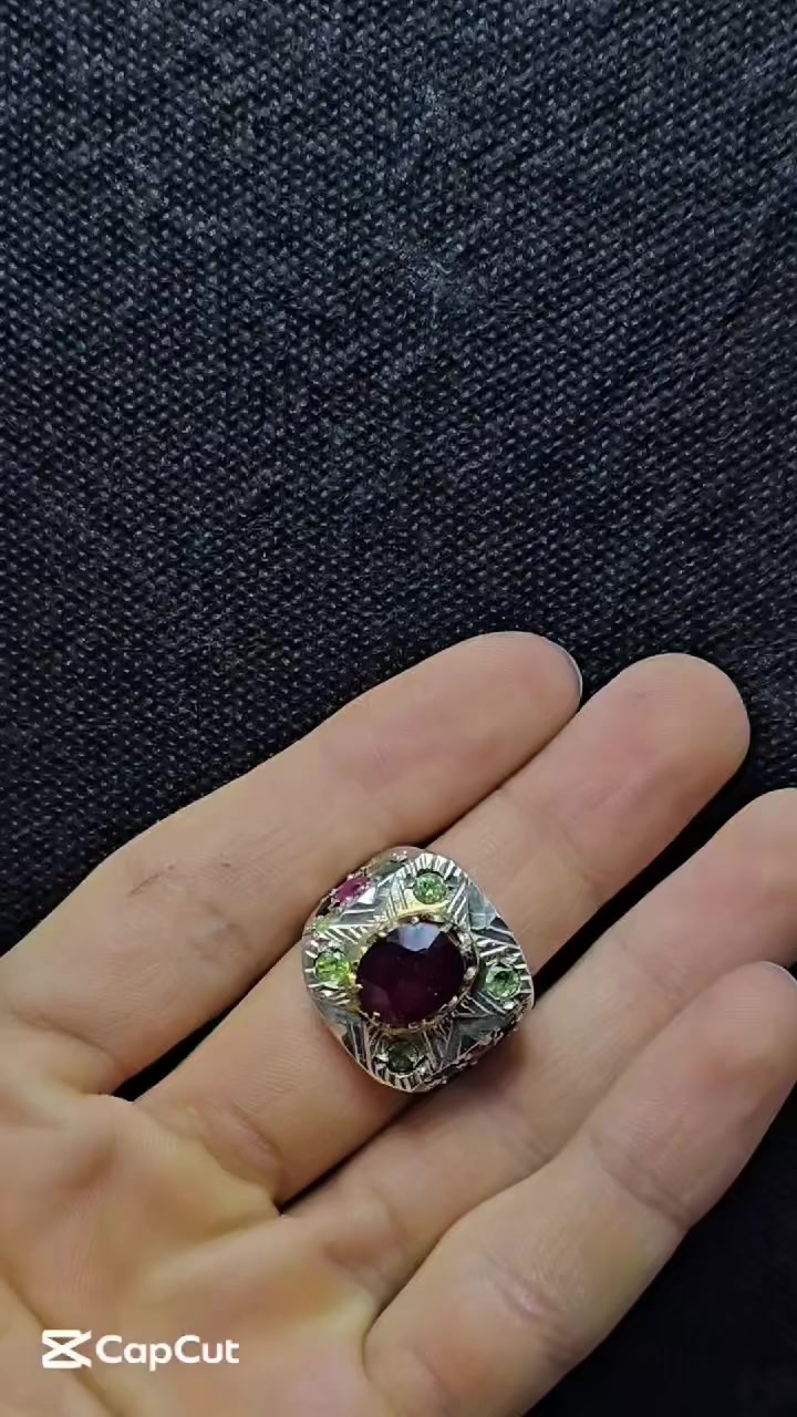 احجار اصلية ✨💯
(من افضل الاحجار الافريقية المضمونة)
صياغة فضة عيار 925 يدوية ب الكامل
#مزاد_ابو_اشرف_اليمني


**إذا كنت صاحب هذا الإعلان وتريد حذفه لأي سبب، رجاءا أرسل رسالة إلى الدعم الفني**