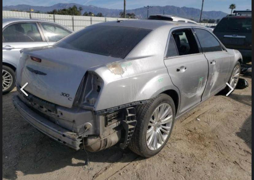 السلام عليكم اوباما 2011رقم بغداد تحويل ثاني يوم سياره ستخدام شخصي لامشتغله خط ولاشي ماشيه 136 مكينه 5700بيع فقط سعر 140وبيه شويه وارد كندي مثل ماموضح بصوره بيه قطعتين صبغ رش فقط سياره دكت جاكوج مابيه امكان بغداد الدوره لشراي يدخل خاص او الاتصال ***********واتساب
