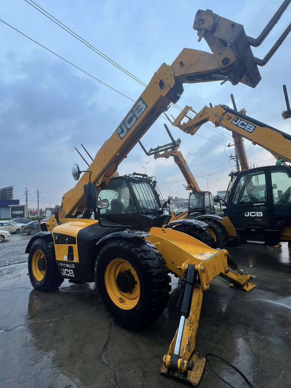 2008
مرقم كركوك 
مشتغلة بالعراق 
تايرات حاله جيدة 
اكسلات نضيفة 
***********
***********
✅✅✅✅
