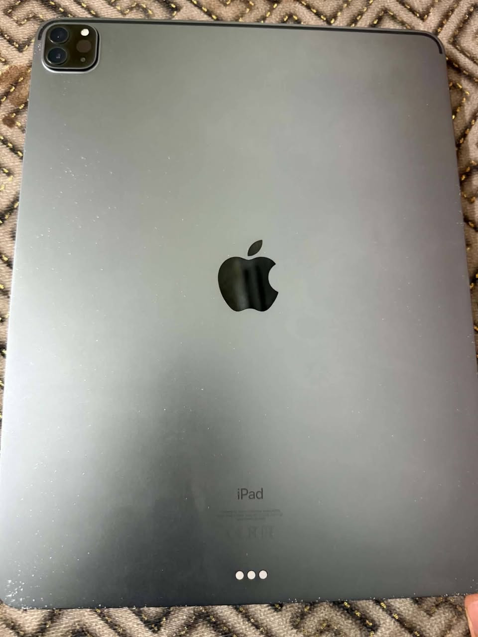 للبيع iPad Pro 12.9 (الجيل الرابع) 128GB
* السعة: 128GB
* اللون: (اسود)
* الجهاز شغال 100% وما بي أي مشاكل بالأداء.
* الشاشة واللمس يعملان بشكل طبيعي.
* يوجد فطر بسيط بالشاشة لا يؤثر على اللمس أو الاستخدام.
* يوجد شخوط استخدام على الغطاء الخلفي.
* الجهاز مفرمت وجاهز للفحص بأي مكان.

السعر: 600,000دينار قابل للتفاوض بالمعقول.

للاستفسار أو المراسلة، تواصل خاص
***********
