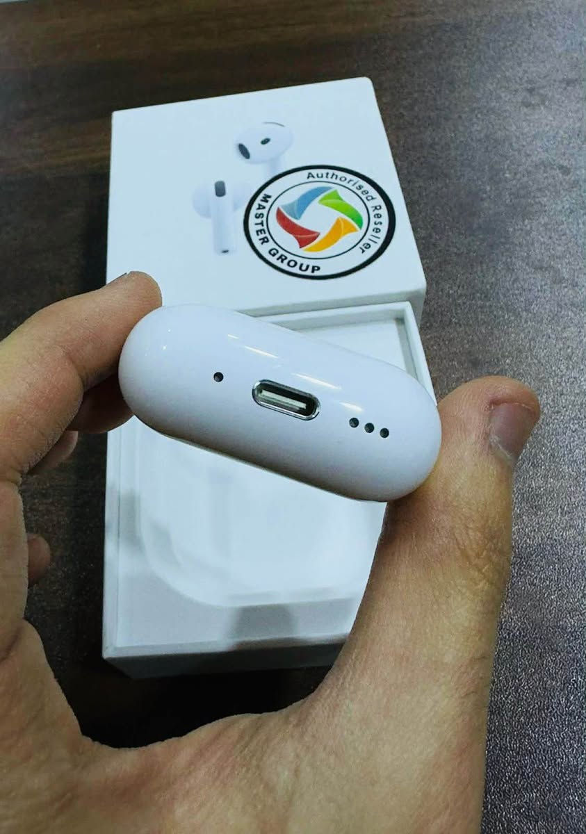 السلام عليكم 

سماعه ايربود جيل 4  ANC  ام عزل 
ضمان ماستر اصليه استعمال قليل جدا سعرها 200 الف مكاني بغداد *********** واتس بغداد, العراق
