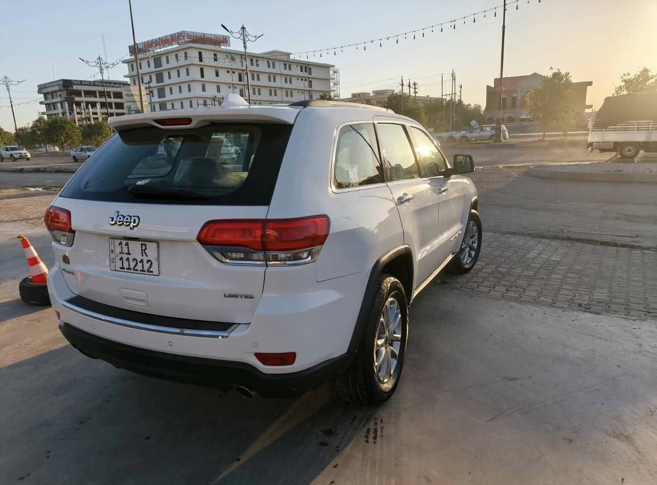 جيب لمتدد فول 1/1 جكات  موديل 2014 الجناي يعرف مواصفتها هواي اخوان للبيع فقط مكان السيارة ديالى بعقوبة الي يحب يتصل على صاحبها  ***********
